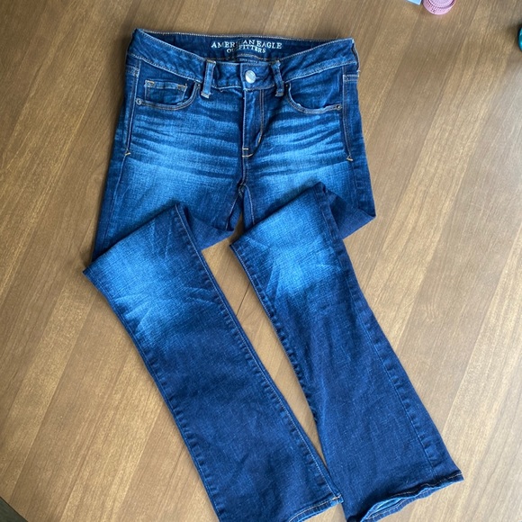 American Eagle Outfitters Denim - AMERICAN EAGLE “Skinny Kick” Bootcut Jeans. Sz 4 Short. EXCELLENT Condition.